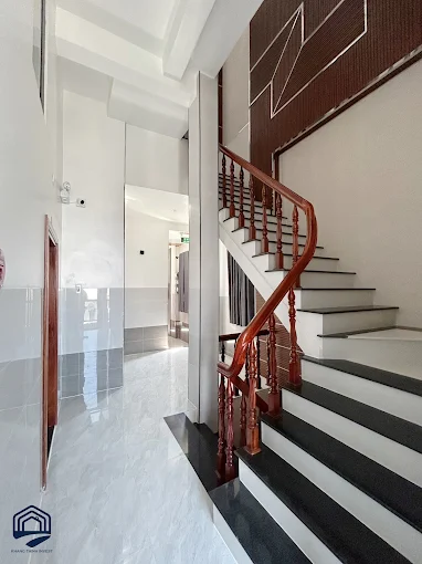 Sảnh cầu thang MINI HOUSE HUỲNH LỘC